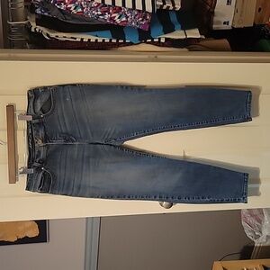 Medium wash jeans, curvy fit, skinny